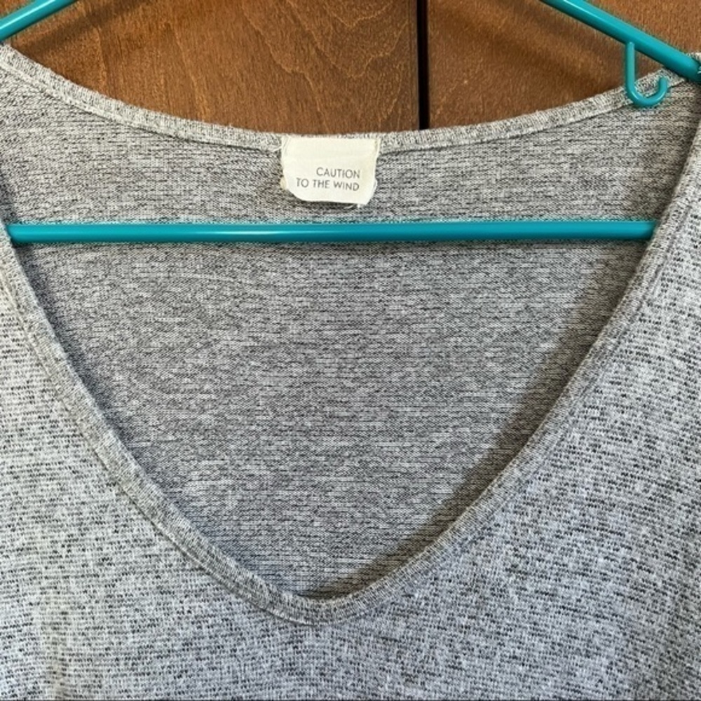 Caution to the Wind Large Nubby Knit Pullover.Large Gray Heather. Bell Sleeves❤️ - Picture 4 of 5